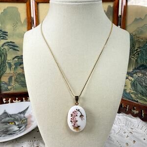 Vintage Oval Floral Locket Pendant Necklace Victorian Coquette Cottage Dolly